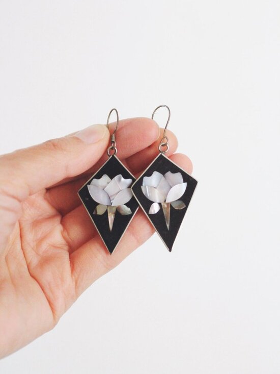 ALE Mexico Jewelry - Vintage Mexican Alpaca Silver Dangle Earrings Mother Of Pearl Inlay Floral Abalo